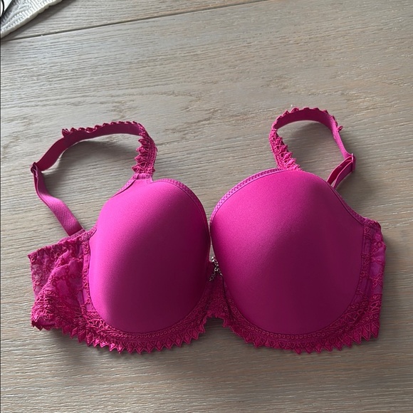 Louisa Bracq  Pink Lace Bra size 32D